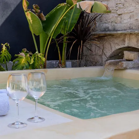 Exquisite 2br Modern W Private Pool Apartament