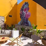 Exquisite 2br Modern W Private Pool Apartment