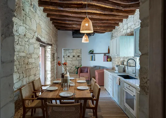 Exquisite 2br Modern W Private Pool